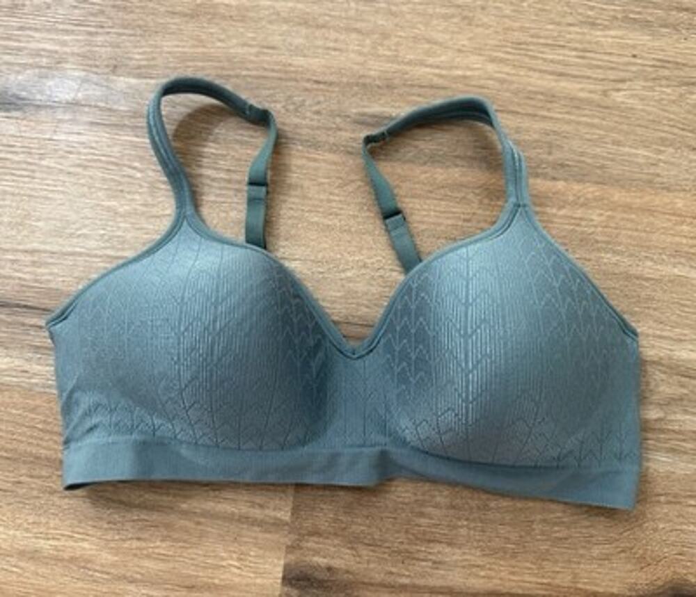 Bali Comfort Revolution Wirefree Bra 40B Green Chevron Pattern Seamless DF3463
